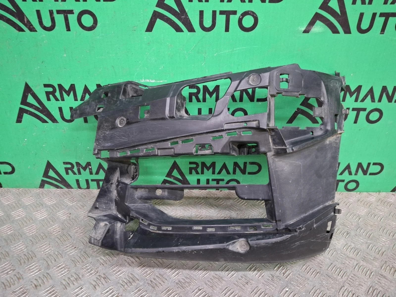 Кронштейн бампера BMW 5 series 2016-2020 51118064967 G30 G31, передний левый