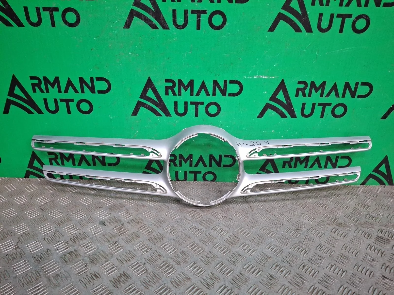 Накладка решетки радиатора Mercedes GLC-Class 2015-2019 A25388823009982 X253