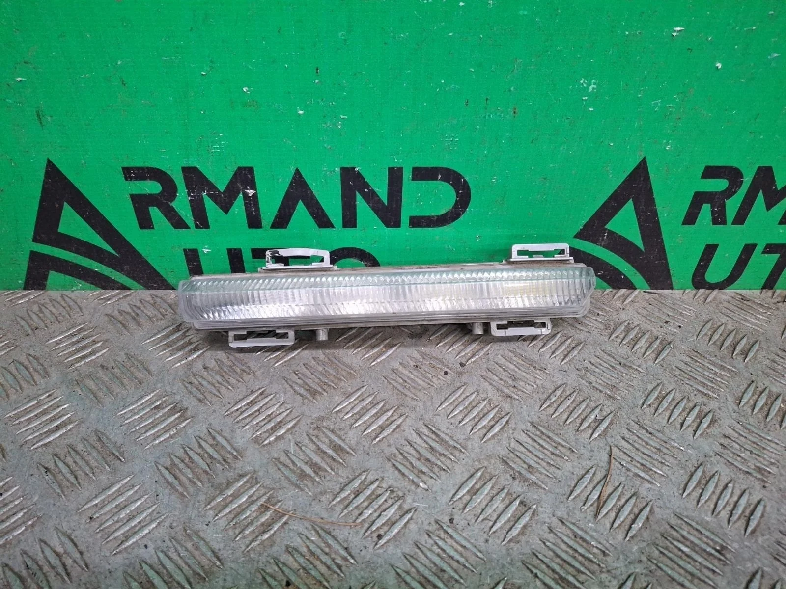 Дхо Mercedes C-Class 2011-2015 A2049069000 W204, правое