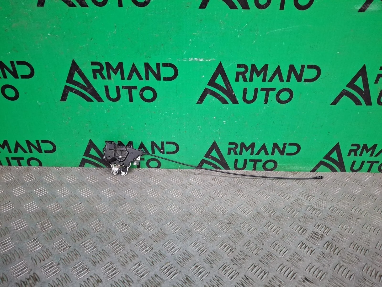 Замок крышки багажника Mercedes C-Class 2014-2021 A2047500485 W205