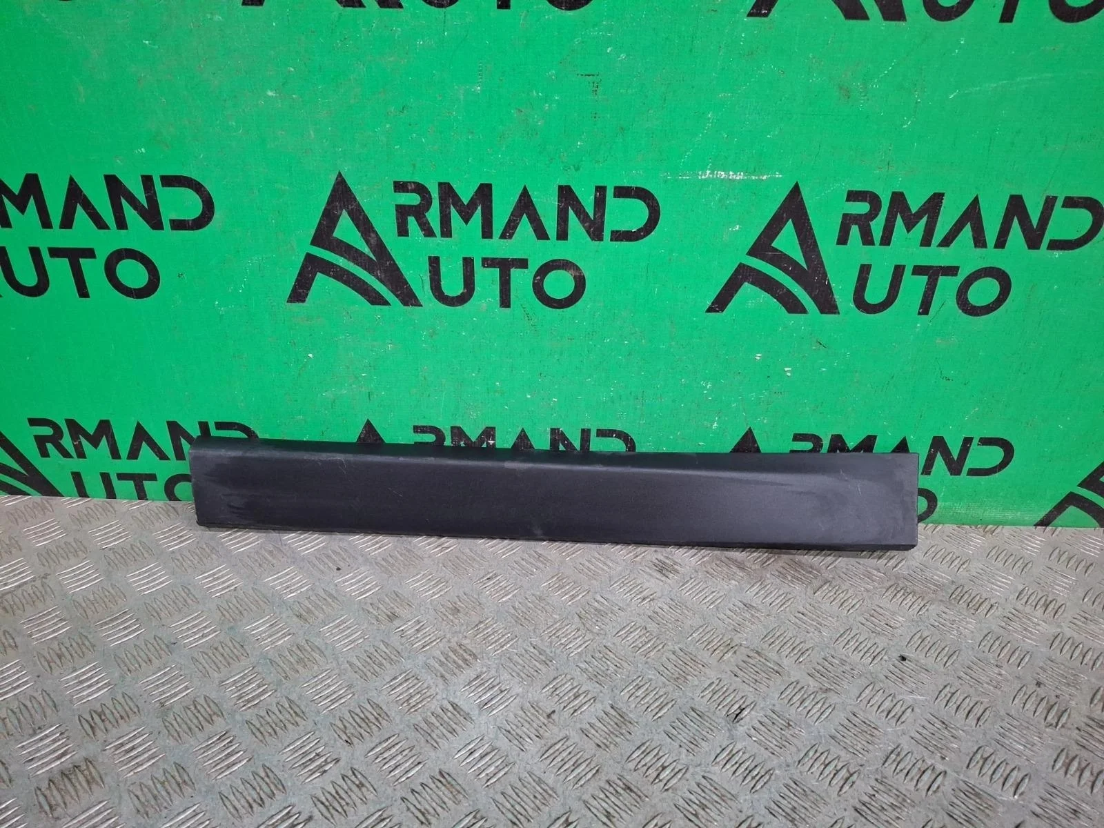 Молдинг двери BMW X1 2015-2022 51137352093 F48, задний левый