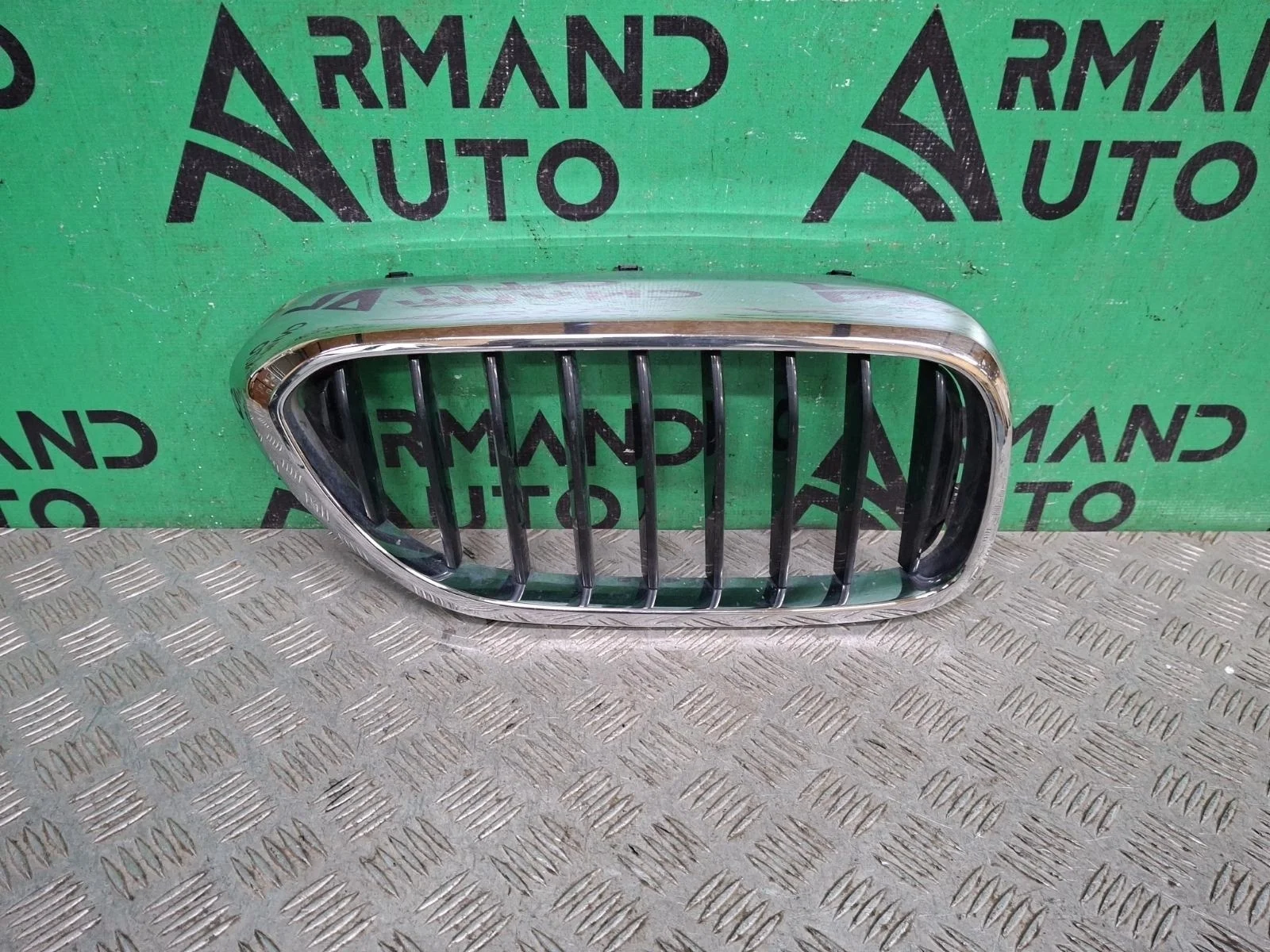 Решетка радиатора BMW 5 series 2016-2020 51137390864 G30 G31, правая
