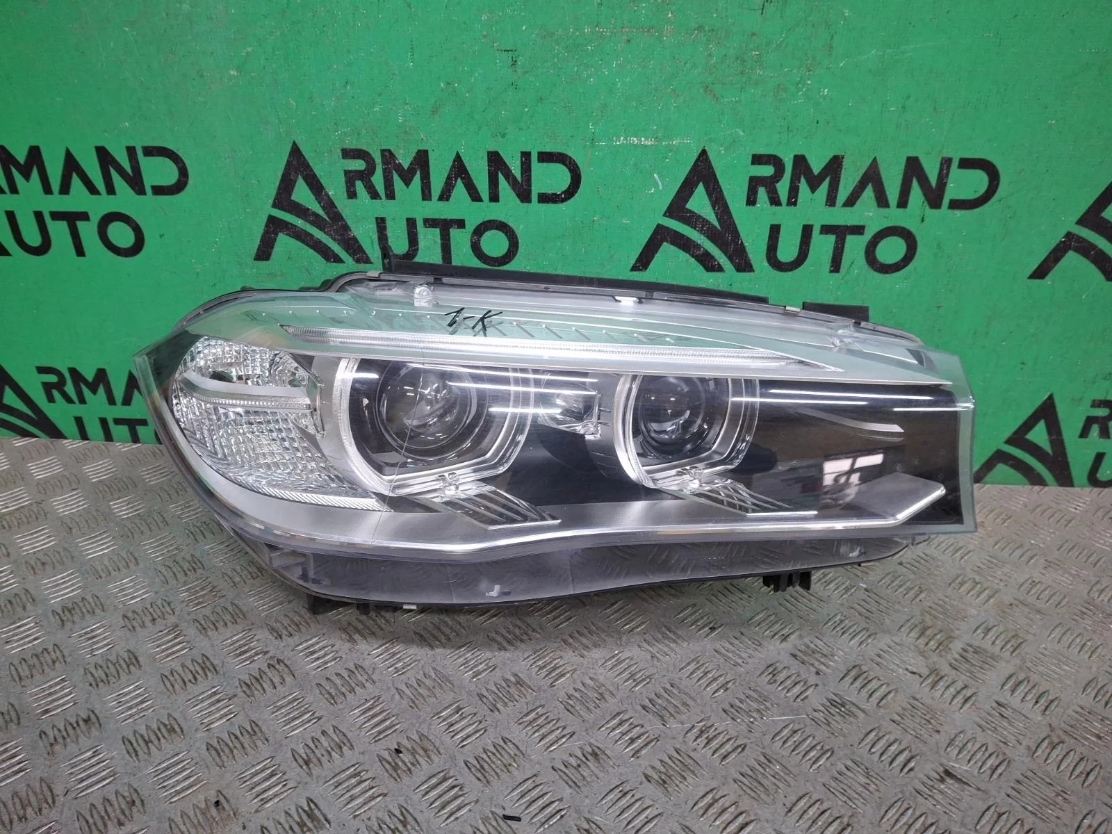 Фара BMW X5 2013-2018 63117317102 F15, правая
