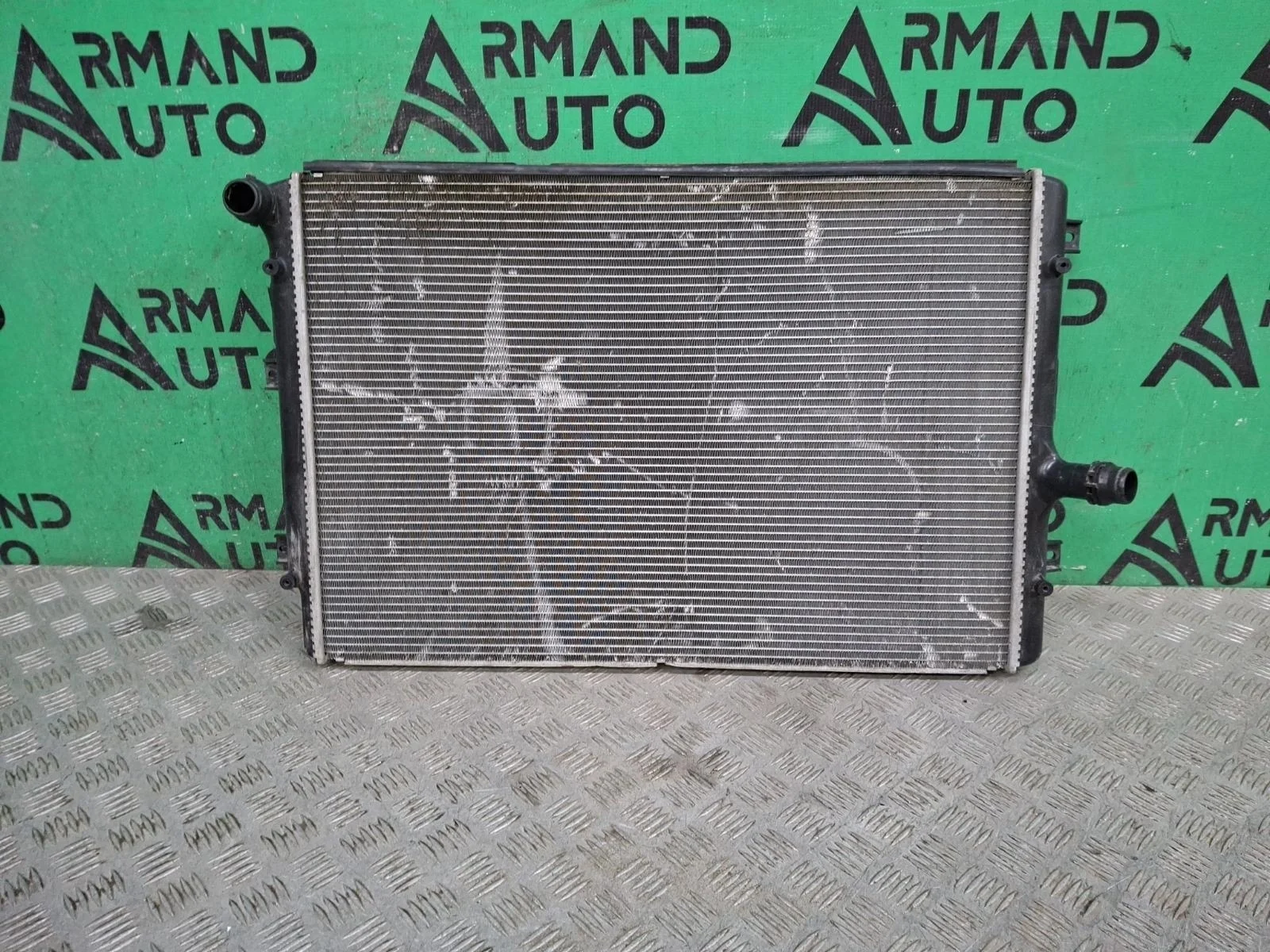 Радиатор двигателя (двс) Audi A3 2003-2013 1K0121251AB 2 8P