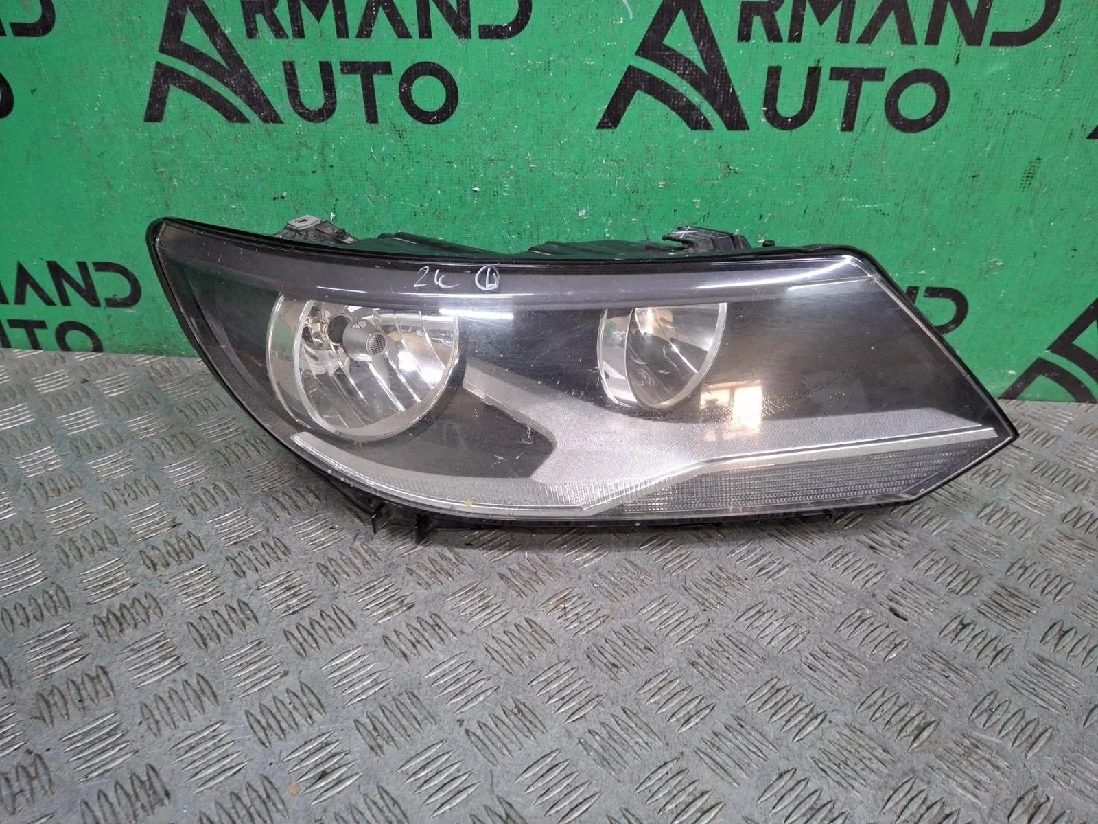 Фара Volkswagen Tiguan 2011-2018 5N1941006C 1, правая