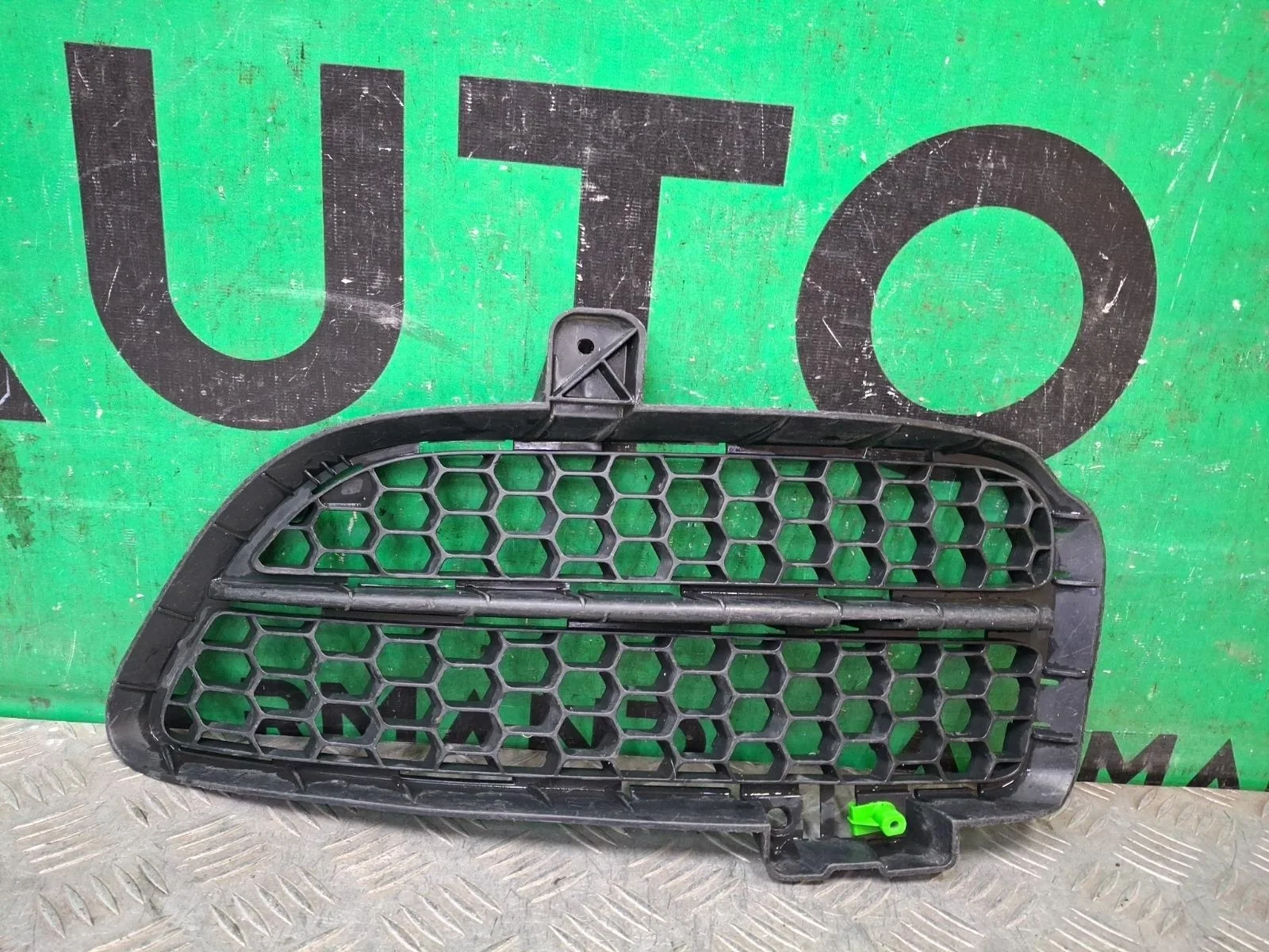 Решетка бампера Volkswagen Touareg 2007-2010 7L6853665A9B9 1, передняя левая