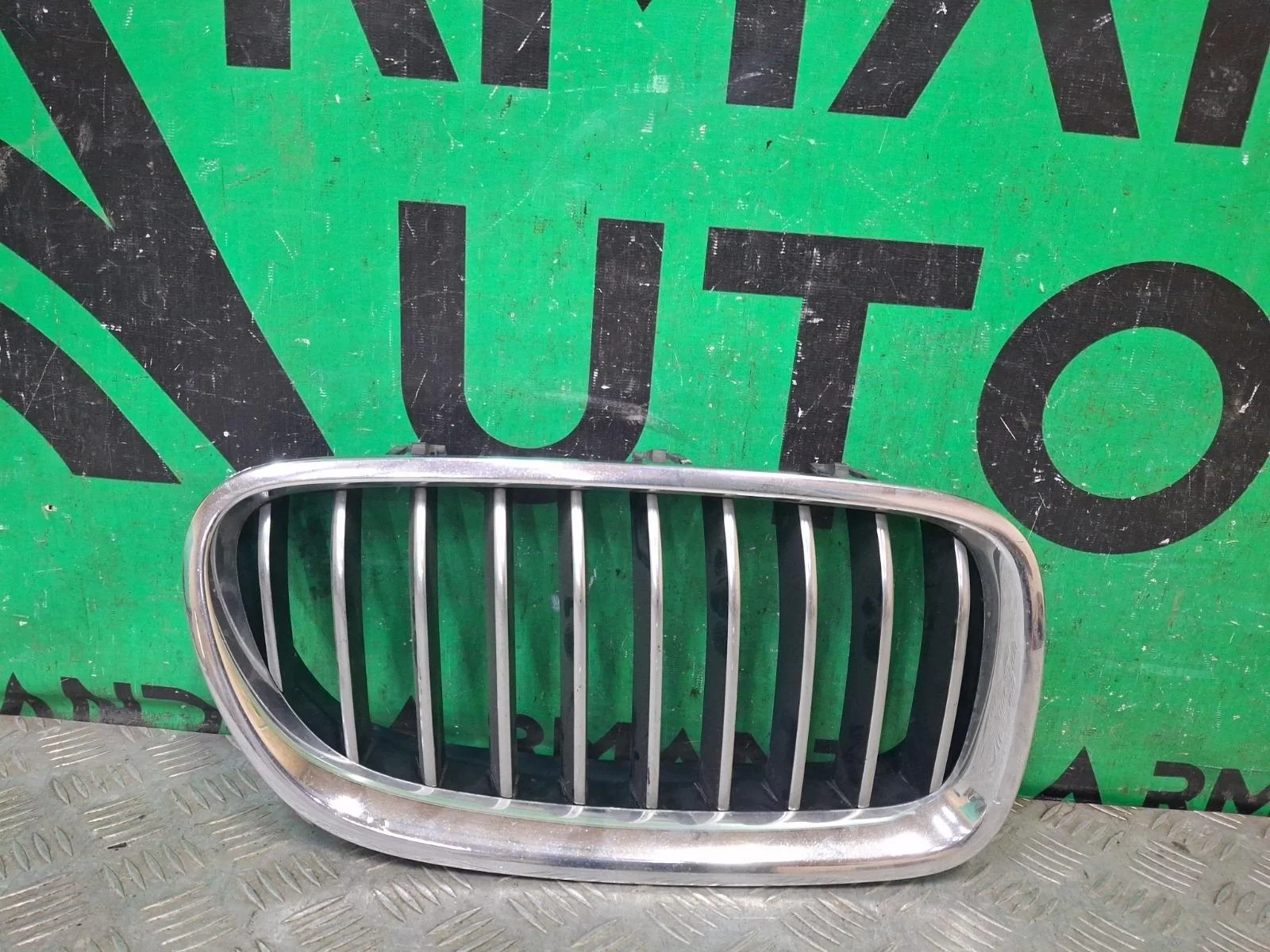 Решетка радиатора BMW 5 series 2013-2017 51137412324 F10 F11, правая
