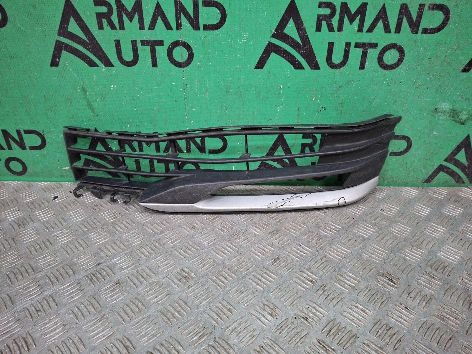 Решетка бампера BMW 5 series 2016-2020 51117385262 G30 G31, передняя правая