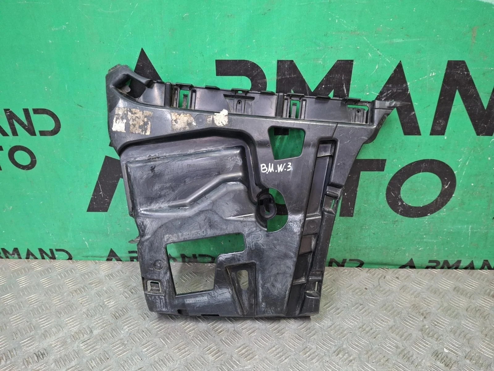 Кронштейн бампера BMW 3 series 2011-2020 51127384466 F30 F35, задний правый