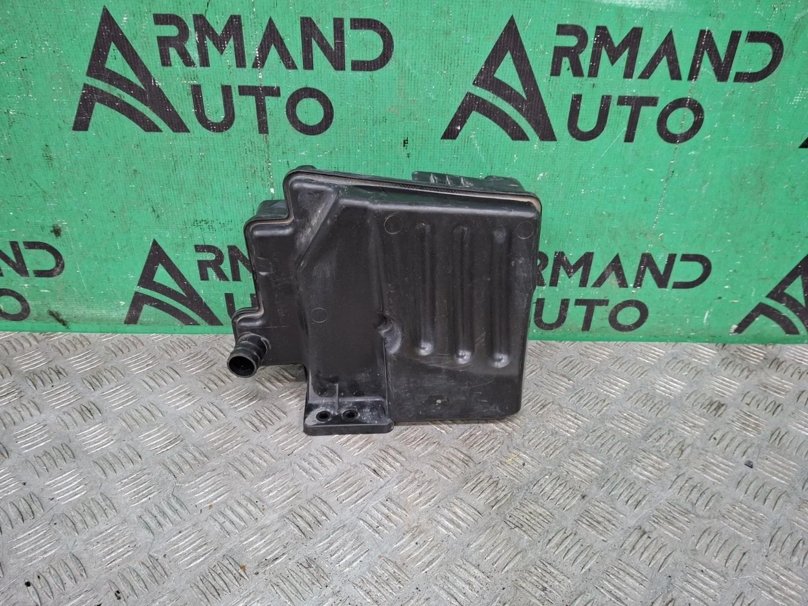 Бачок стеклоомывателя Volkswagen Golf 2008-2012 1K0955453S 6