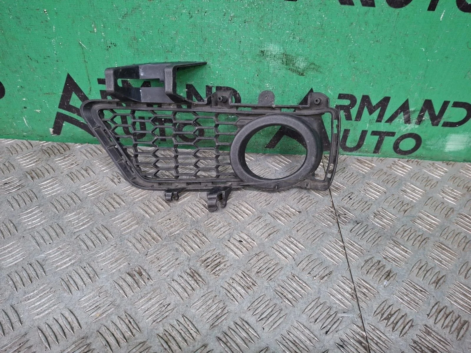 Окантовка птф BMW 3 series 2015-2020 51118062632 F30 F31, правая