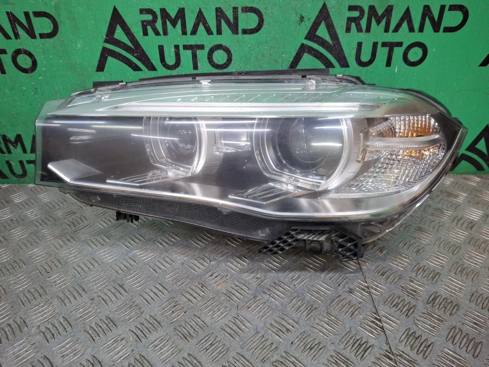 Фара BMW X5 2013-2018 63117317101 F15, левая