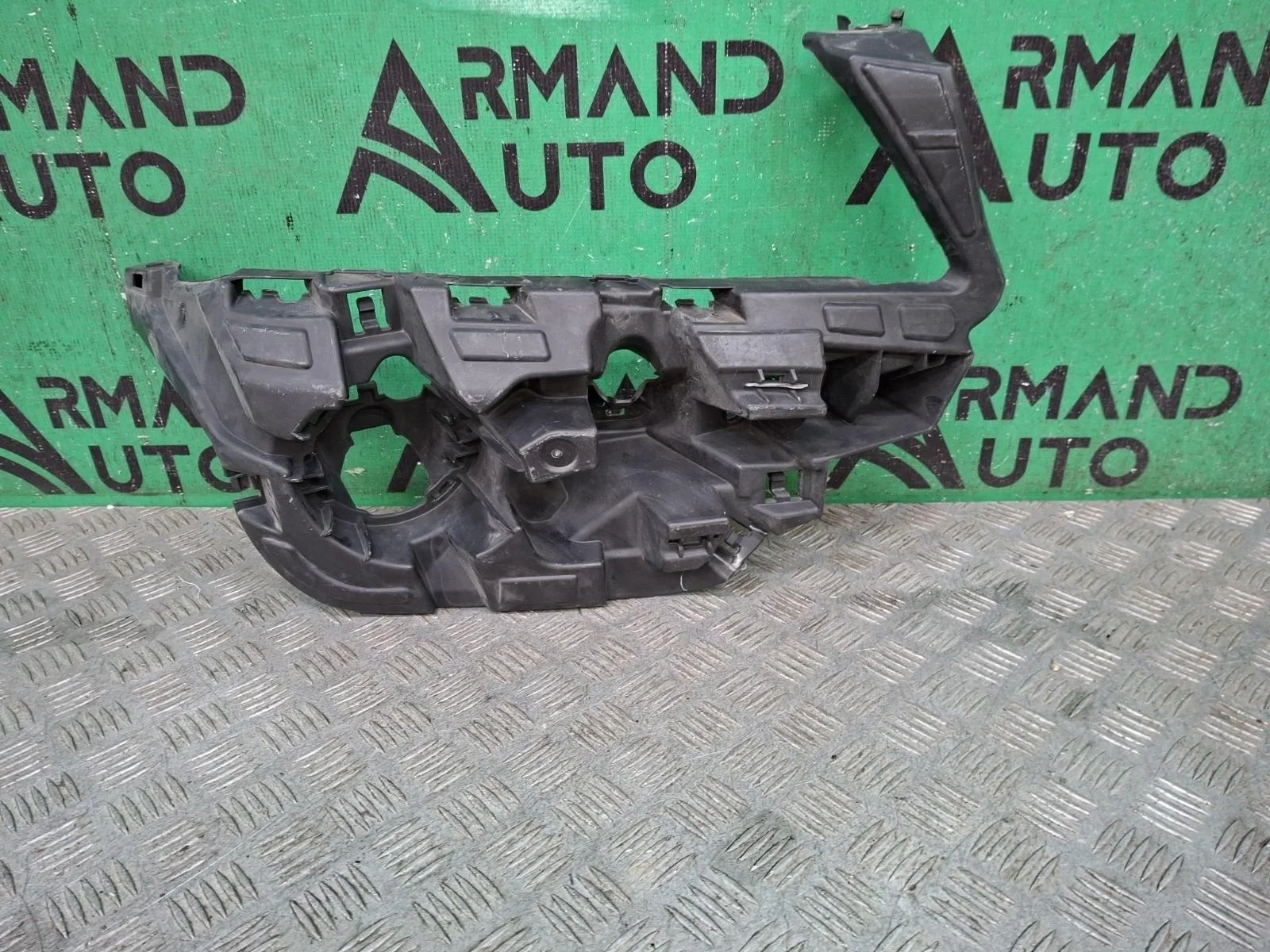 Кронштейн птф BMW X3 2010-2014 51117212956 F25, правый