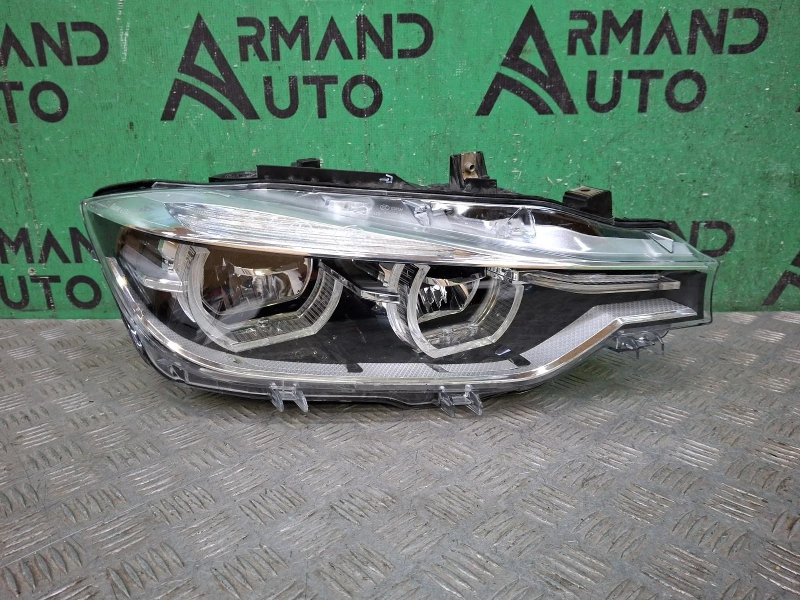 Фара BMW 3 series 2015-2020 63117419634 F30 F31, правая
