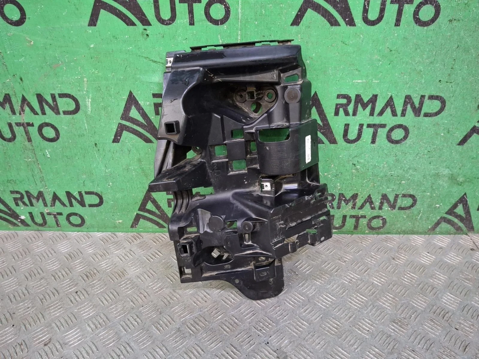 Кронштейн бампера BMW X6 2019-2023 51128069962 G06, задний правый