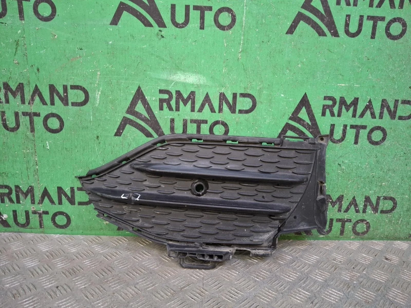 Решетка бампера Mercedes GLC-Class 2019-2022 A2538858104 X253, передняя правая