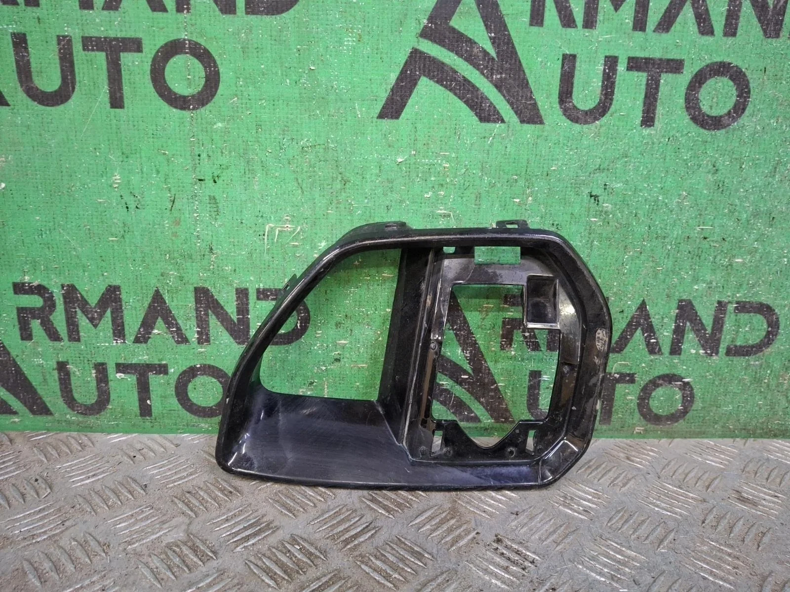 Накладка решетки бампера BMW X6 2019-нв 51118092502 G06, передняя правая
