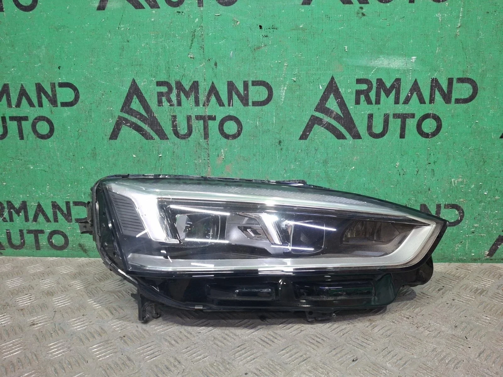 Фара Audi A5 2016-2025 8W6941774D 2 F5, правая