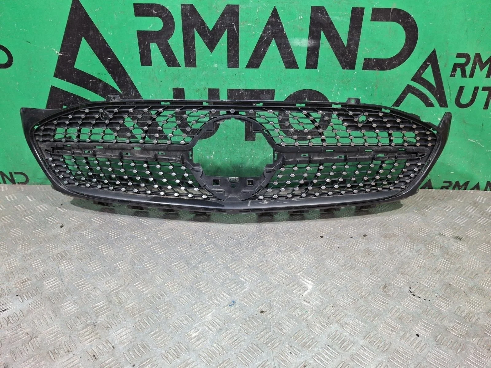 Решетка радиатора Mercedes CLA-Class 2019-2025 A1188800802 C118