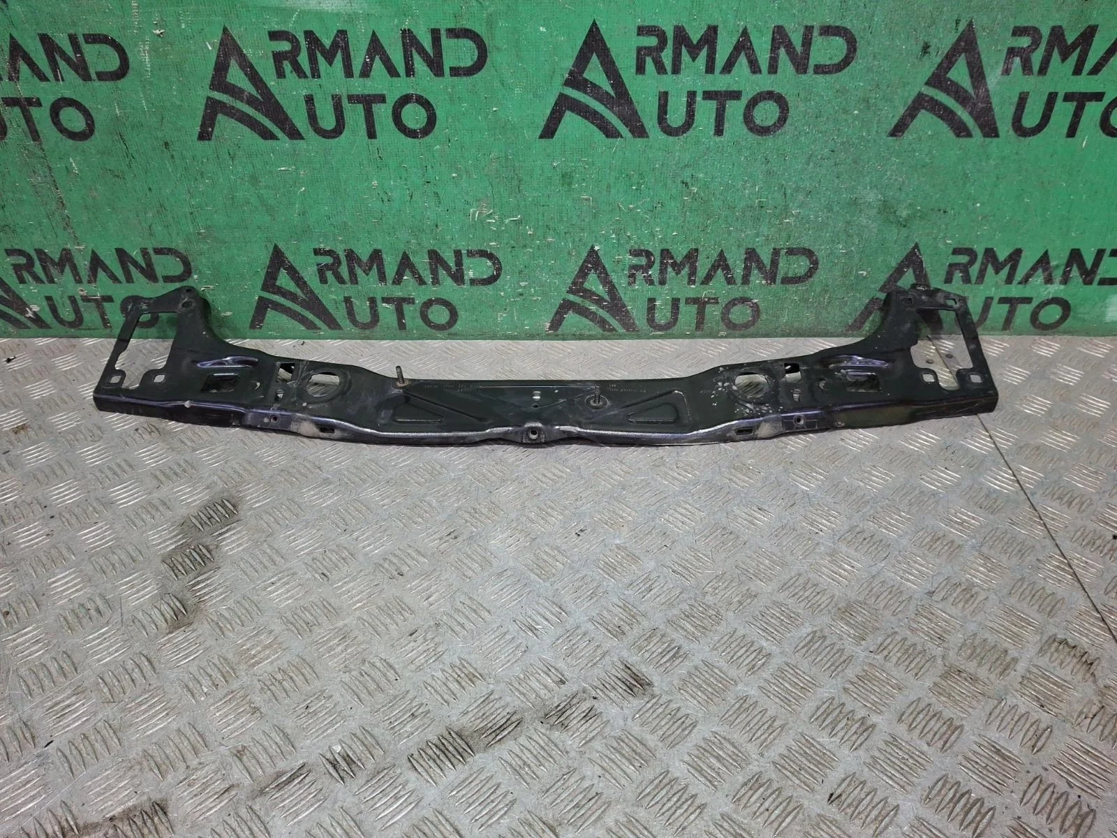 Панель передняя (суппорт радиатора) верхняя BMW X1 2015-2022 51647434544 F48