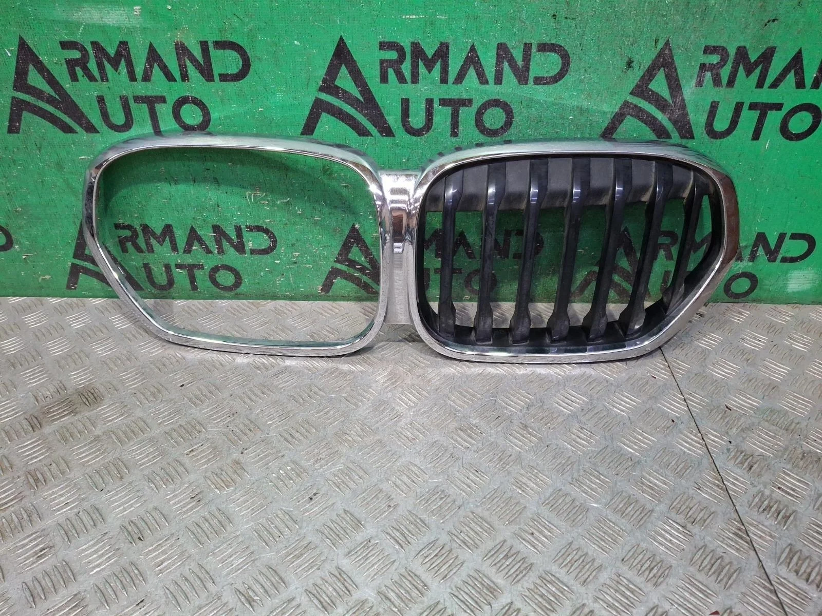 Решетка радиатора BMW X1 2019-2022 51138493451 F48