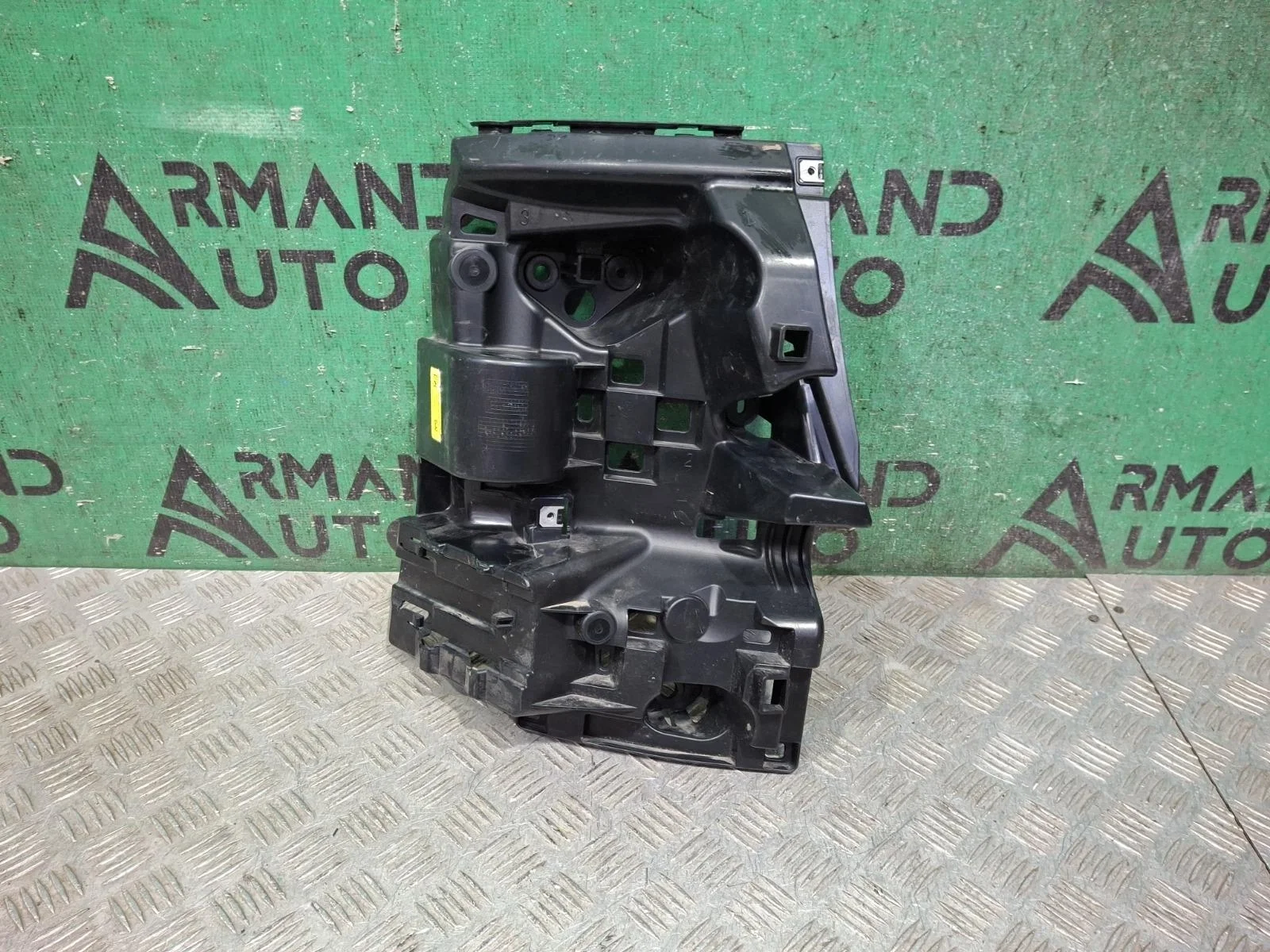Кронштейн бампера BMW X6 2019-2023 51128069961 G06, задний левый