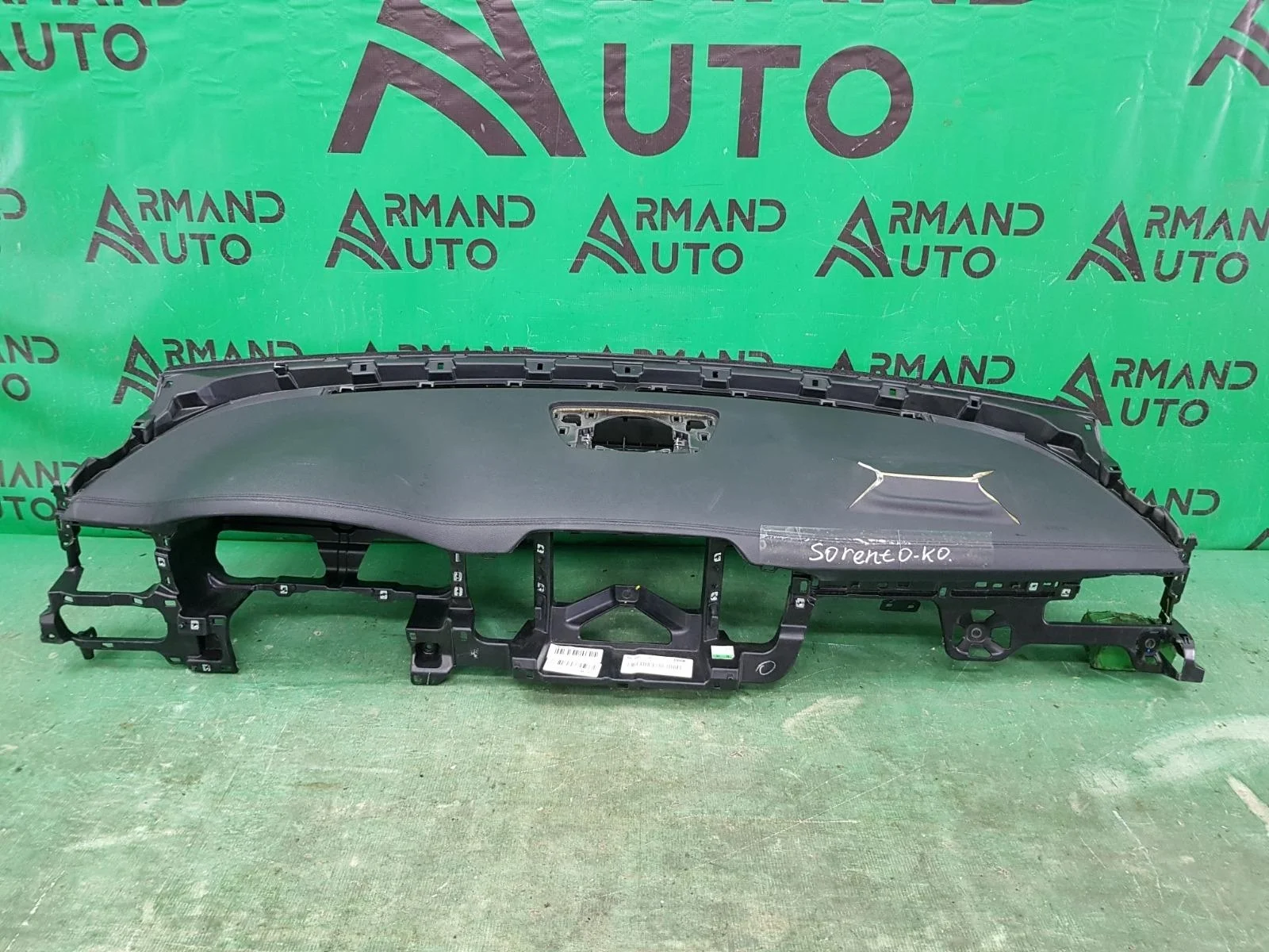 Торпедо KIA SORENTO 2014-2020 84710C5000WK 3 PRIME UM