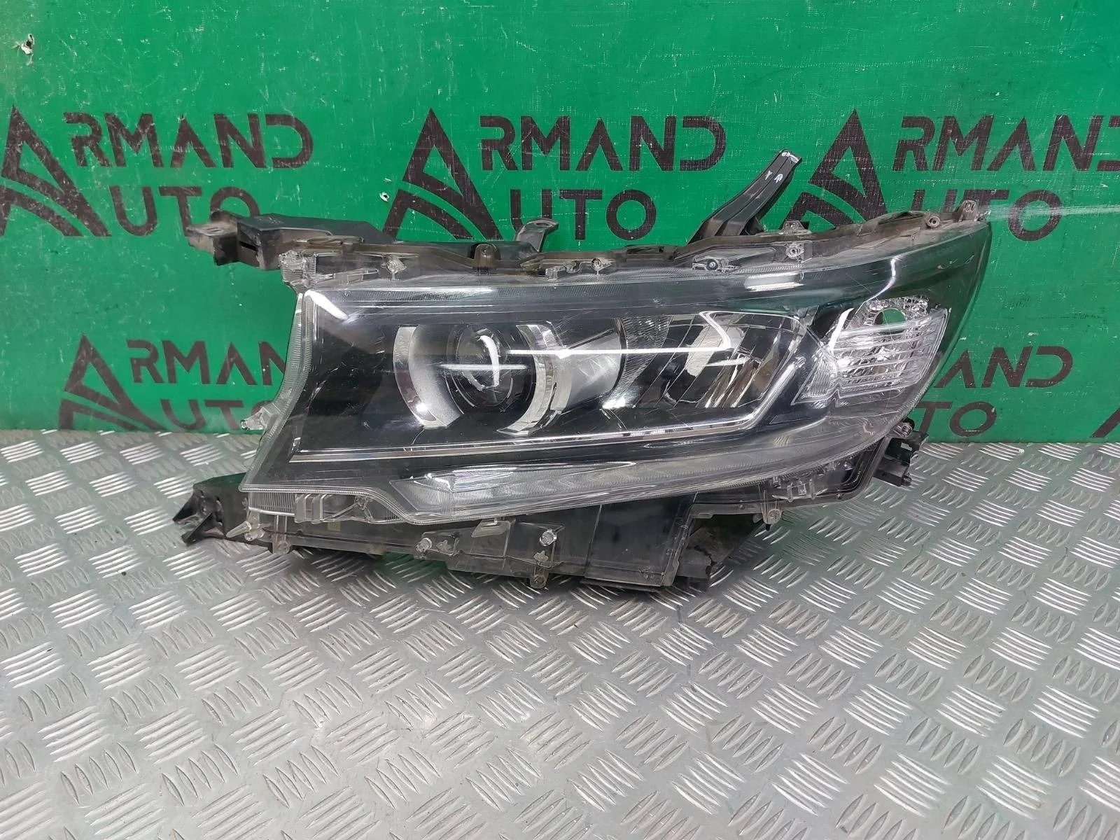 Фара Toyota Land Cruiser Prado 2017-2024 8118560N20 150, левая
