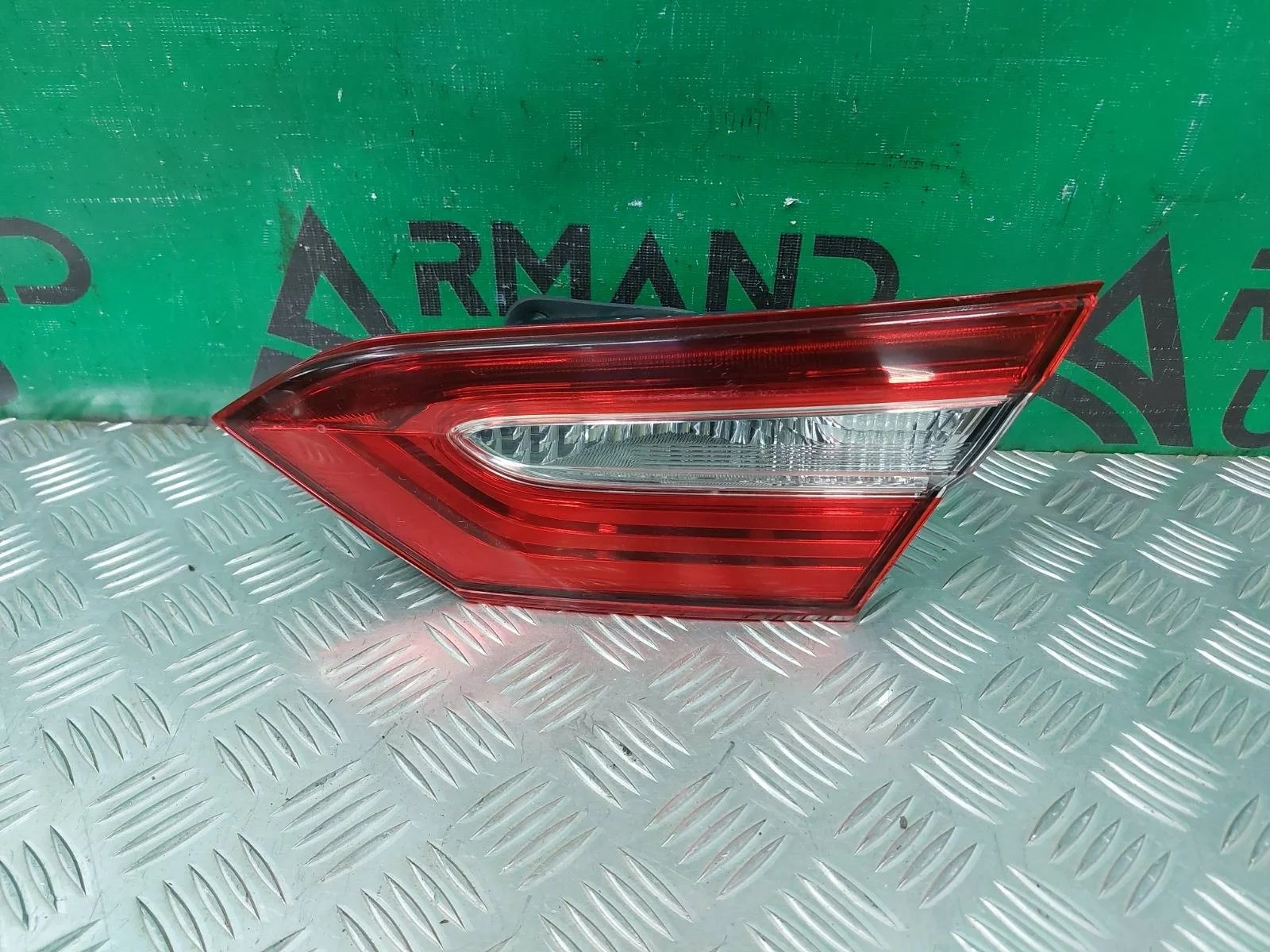 Фонарь внутренний Toyota Camry 2017-нв 8158133320 8 XV70, правый