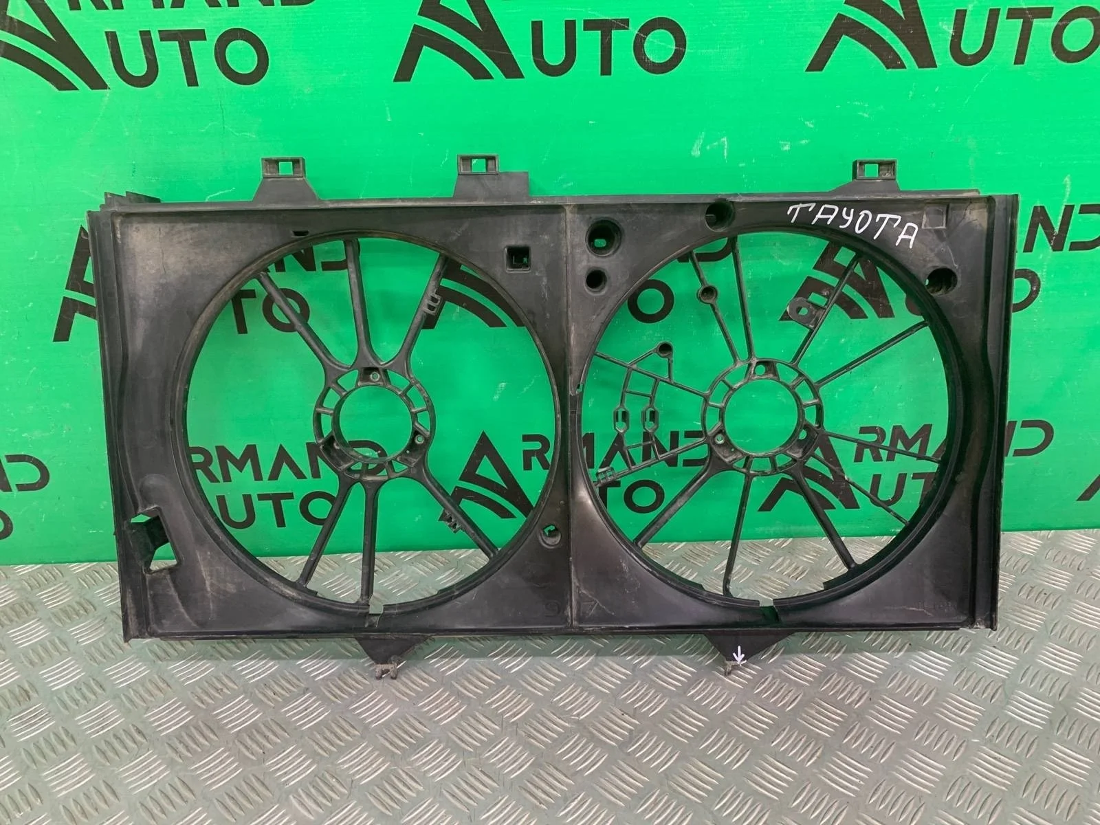 Диффузор вентилятора Toyota Camry 2011-2018 1671136120 7 XV50