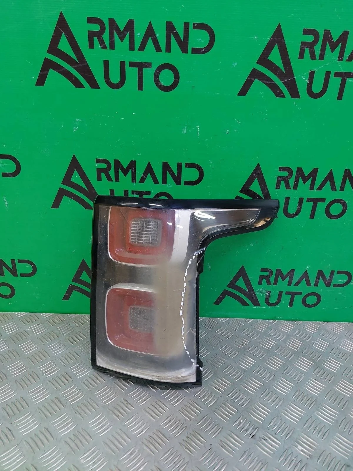 Фонарь Land Rover Range Rover 2017-2022 LR135412 4 L405, правый