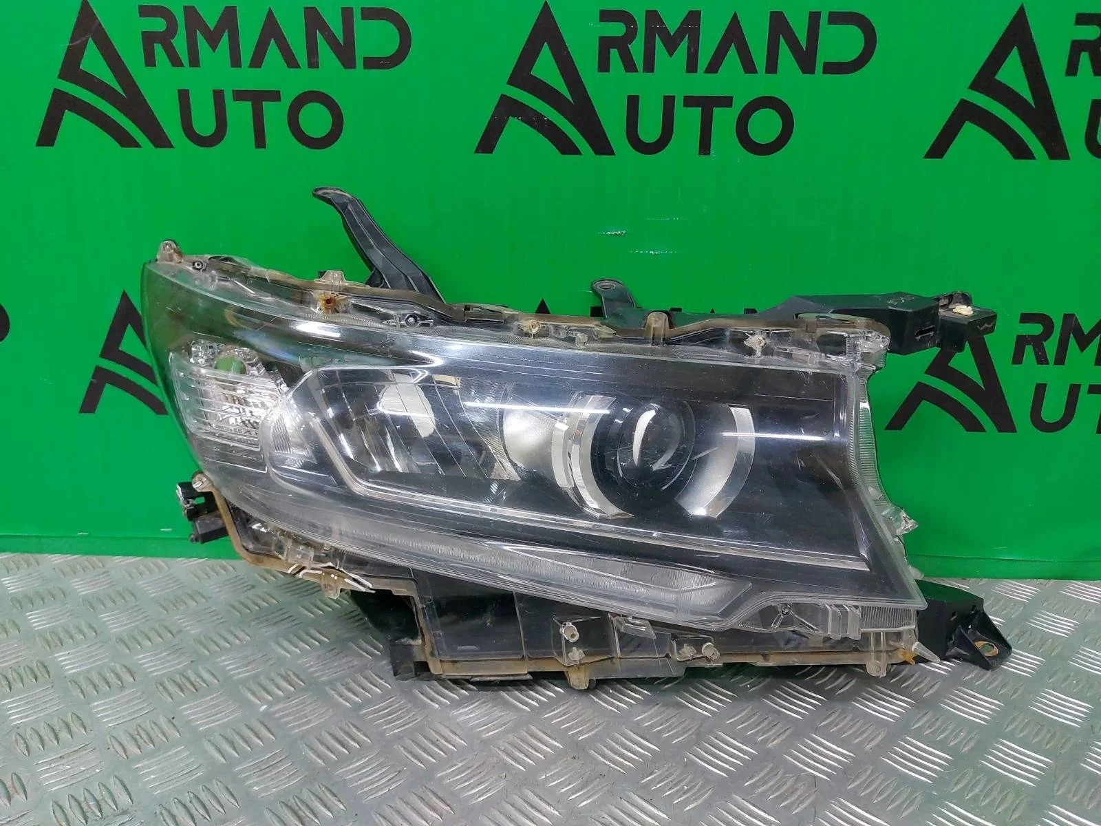 Фара Toyota Land Cruiser Prado 2017-2024 8114560N20 150, правая