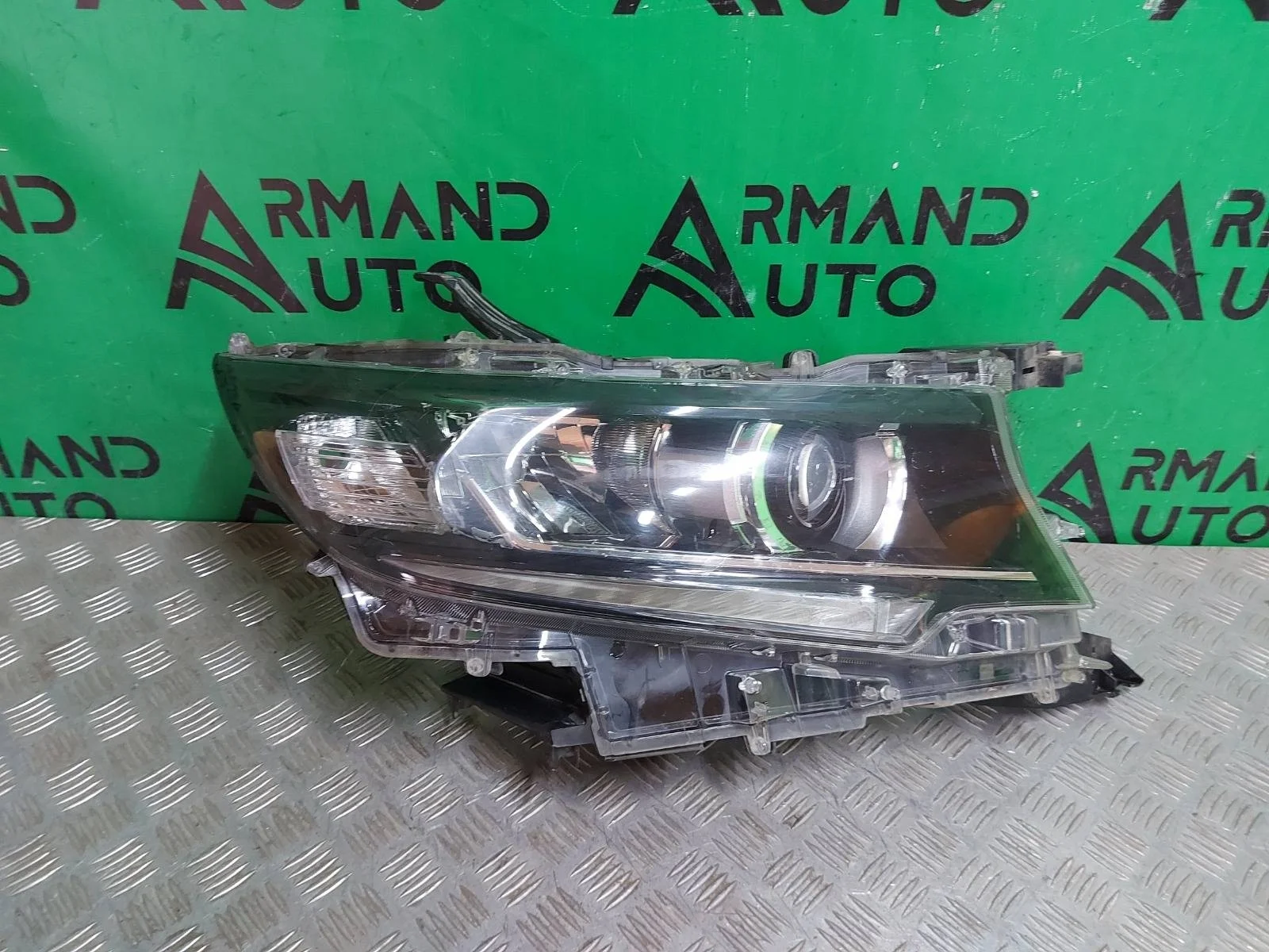 Фара Toyota Land Cruiser Prado 2017-2024 8114560N20 150, правая