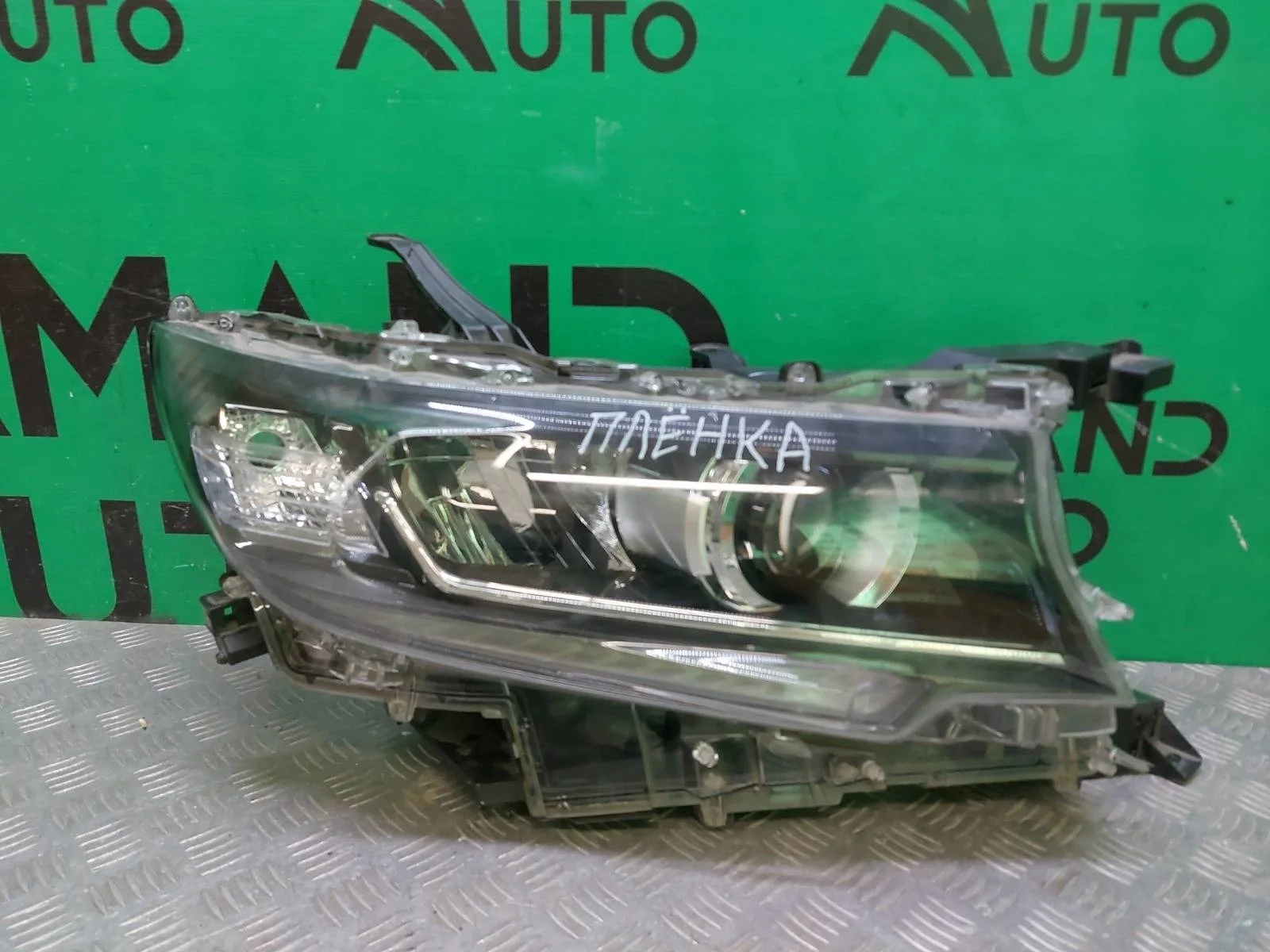 Фара Toyota Land Cruiser Prado 2017-2024 8114560N20 150, правая