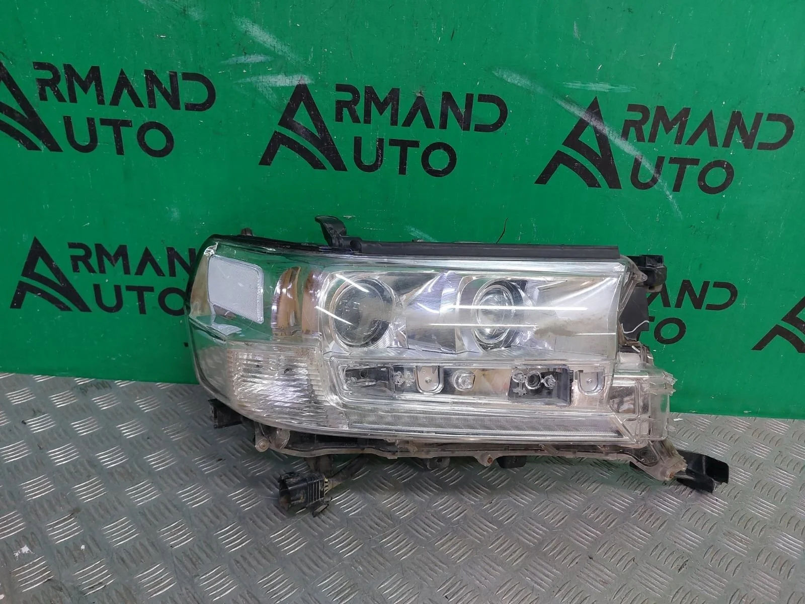 Фара Toyota Land Cruiser 2015-2021 8110560K12 200, правая