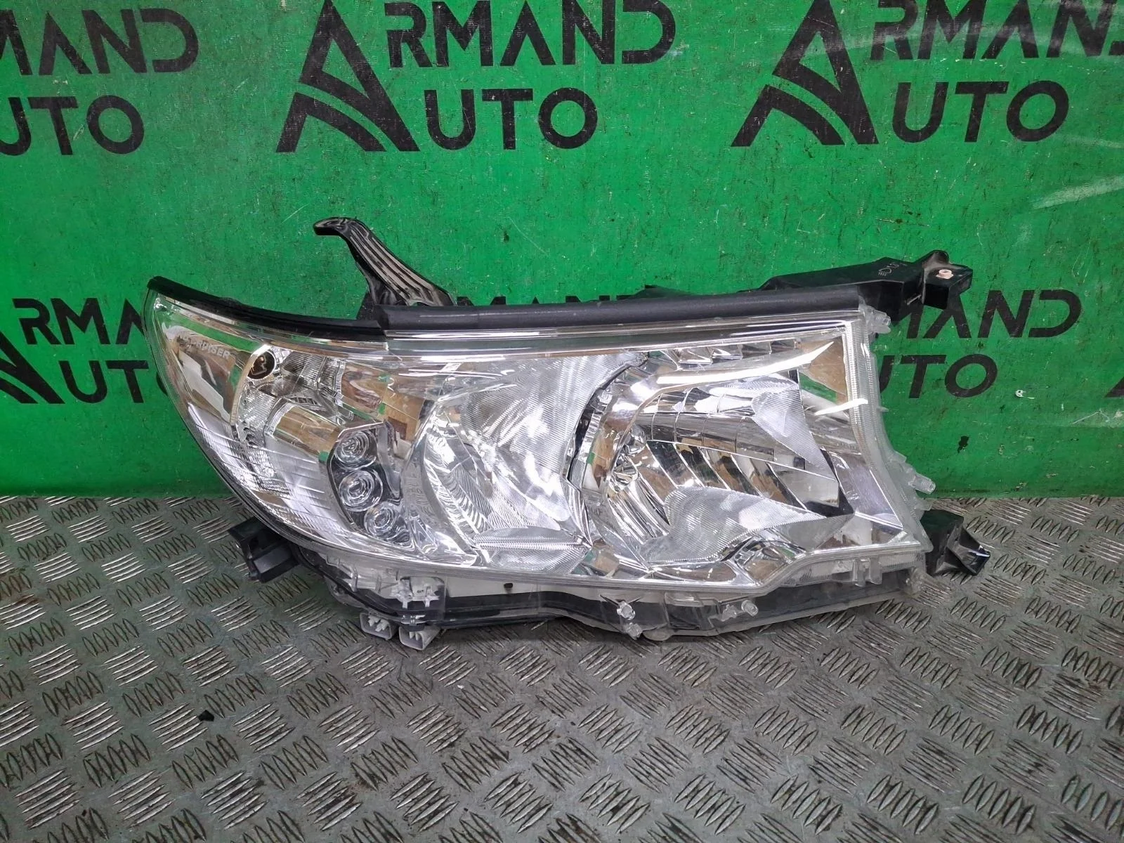 Фара Toyota Land Cruiser Prado 2017-2024 8113060N10 150, правая