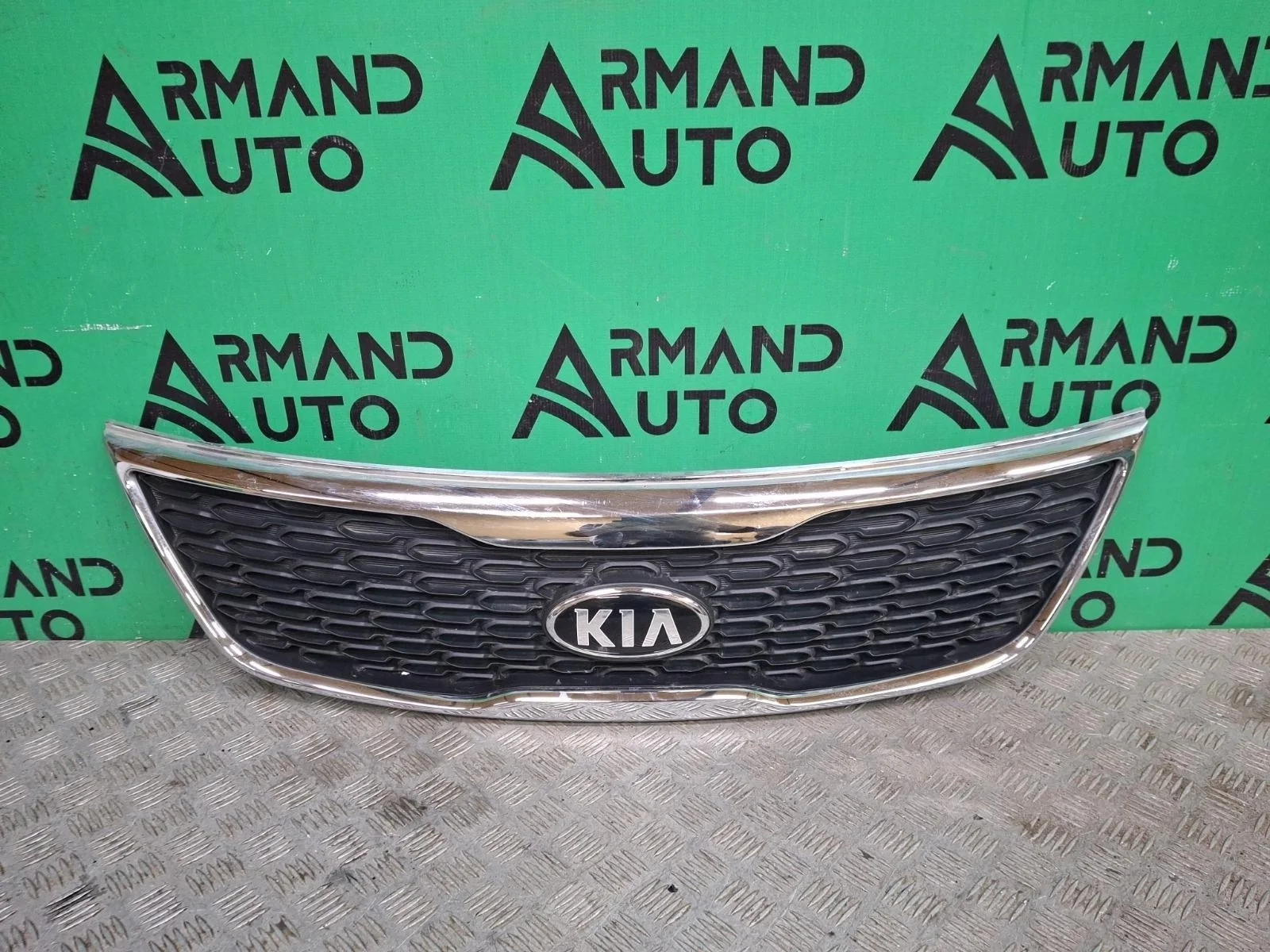 Решетка радиатора Kia Sorento 2012-2019 863502P500 2 XM