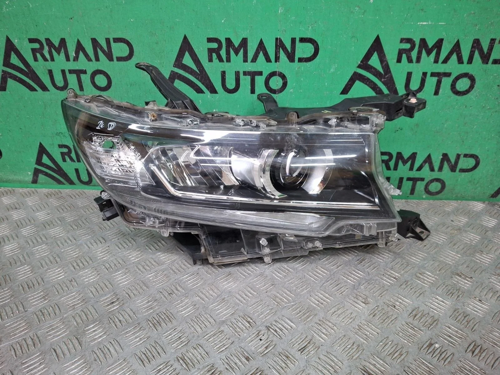 Фара Toyota Land Cruiser Prado 2017-2024 8114560N20 150, правая