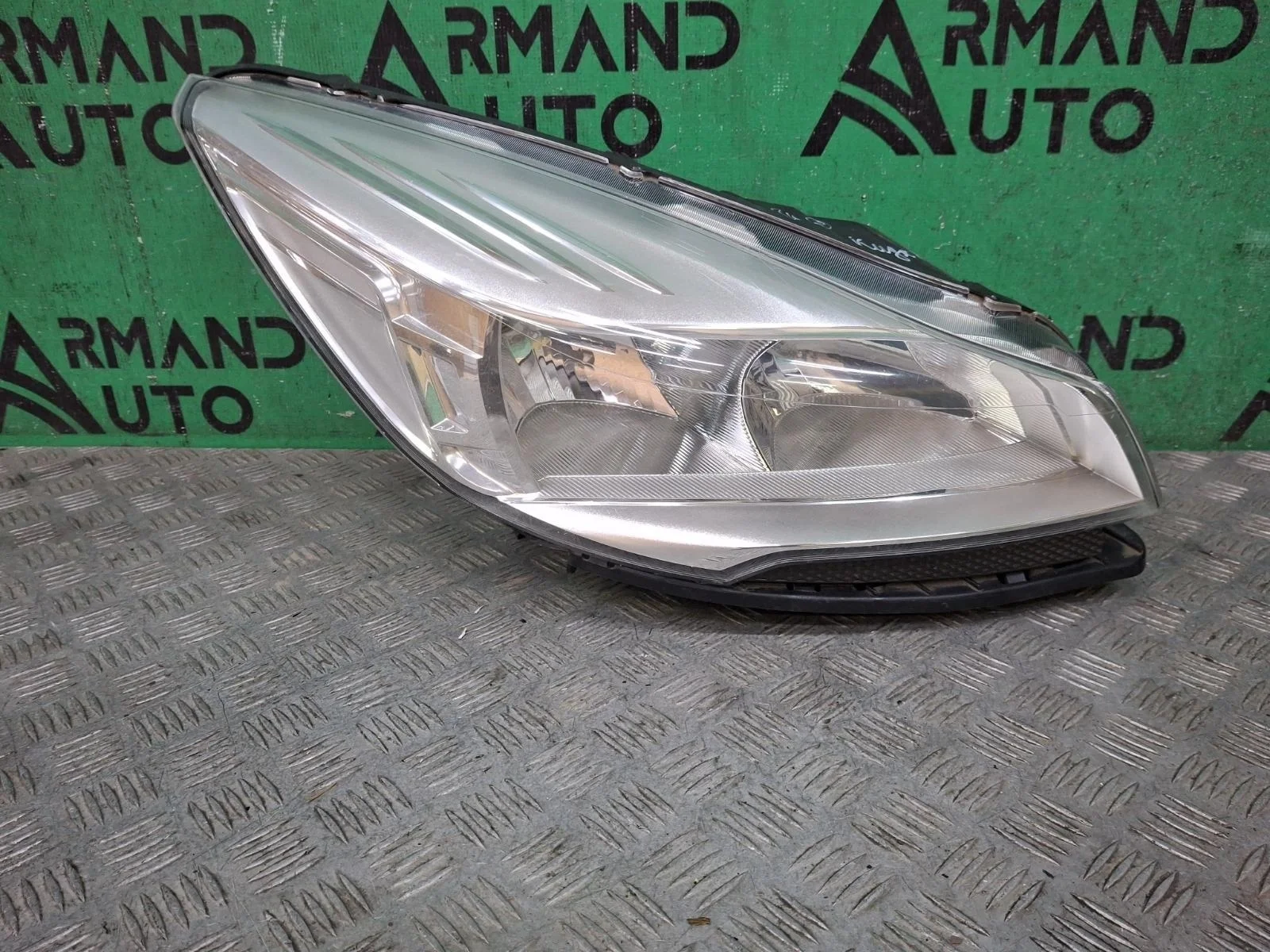 Фара Ford Kuga 2012-2016 1808348 2 CBS, правая
