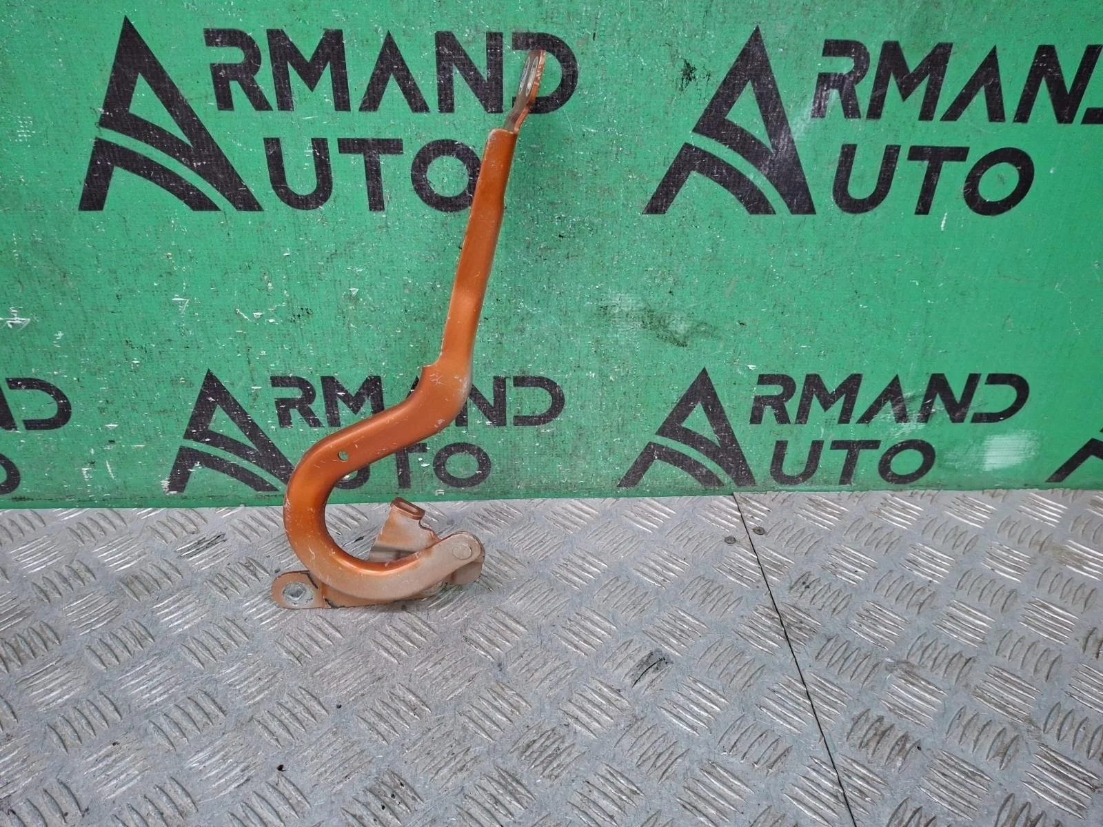 Петля капота Renault Kaptur 2016-2022 654018586R 1, левая
