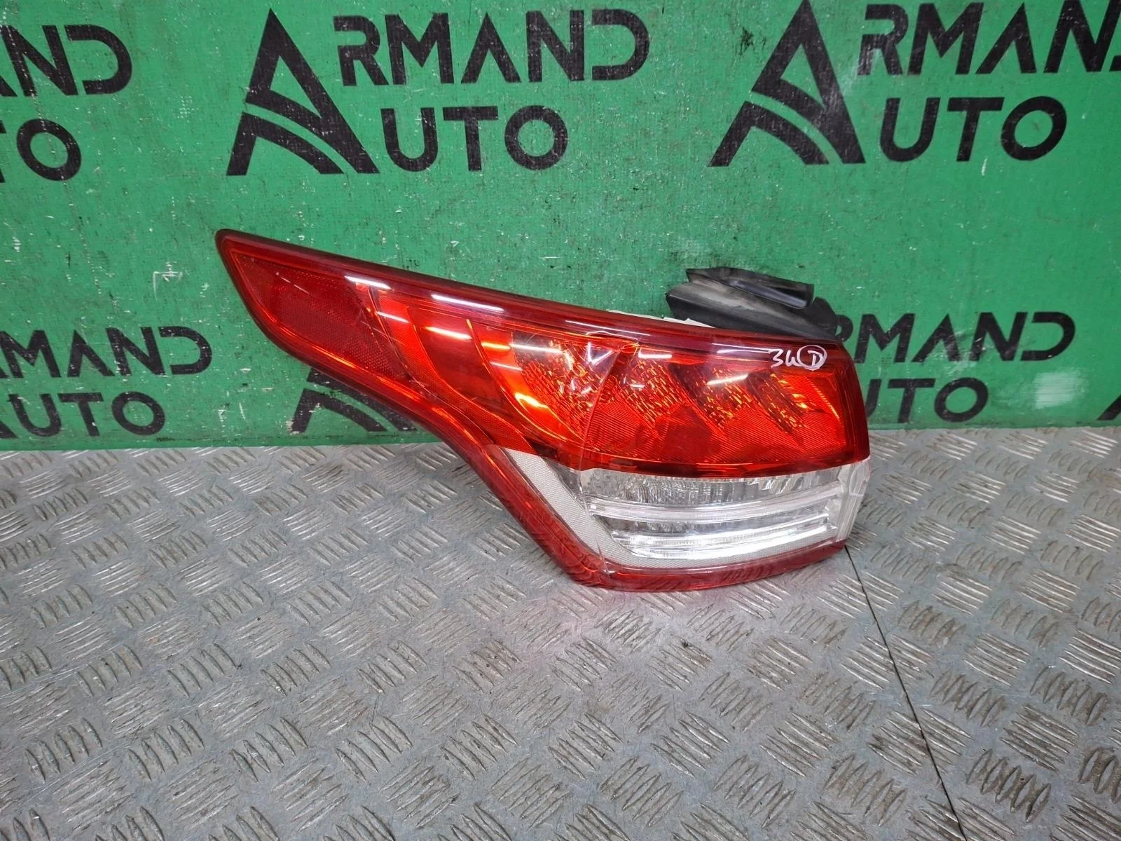 Фонарь внешний Ford Kuga 2012-2016 2039549 2 CBS, левый