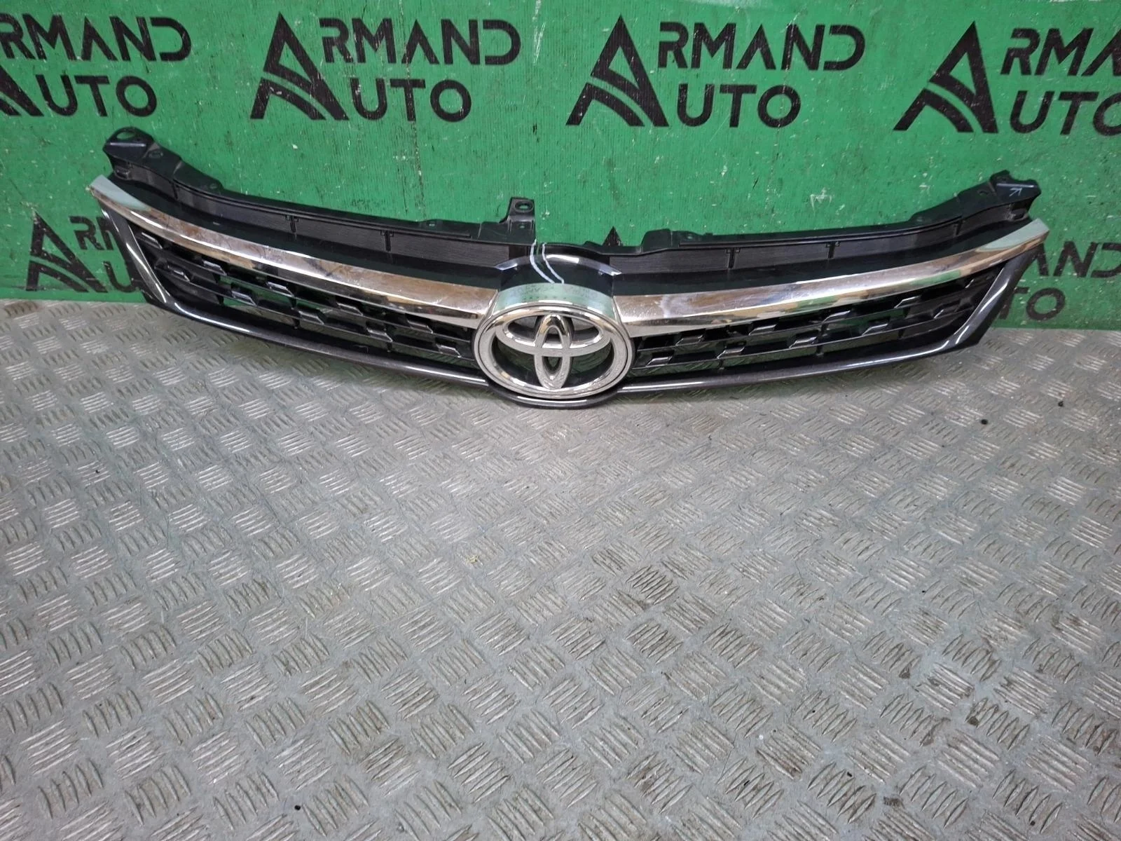 Решетка радиатора Toyota Camry 2017-2018 5310106E40 7 XV50