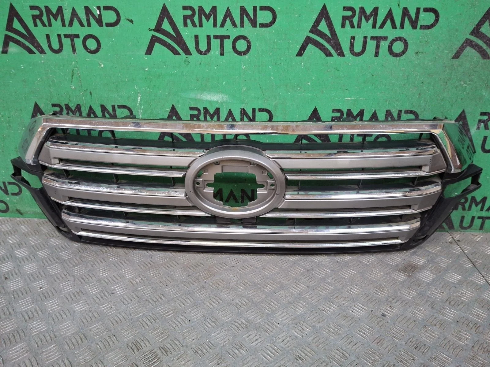 Решетка радиатора Toyota Land Cruiser 2015-2021 5310160939 200