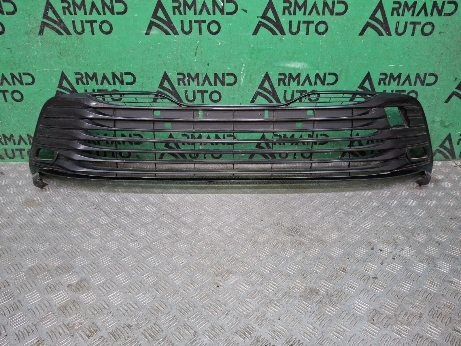 Решетка бампера Toyota Camry 2017-2021 5310233220 8 XV70, передняя