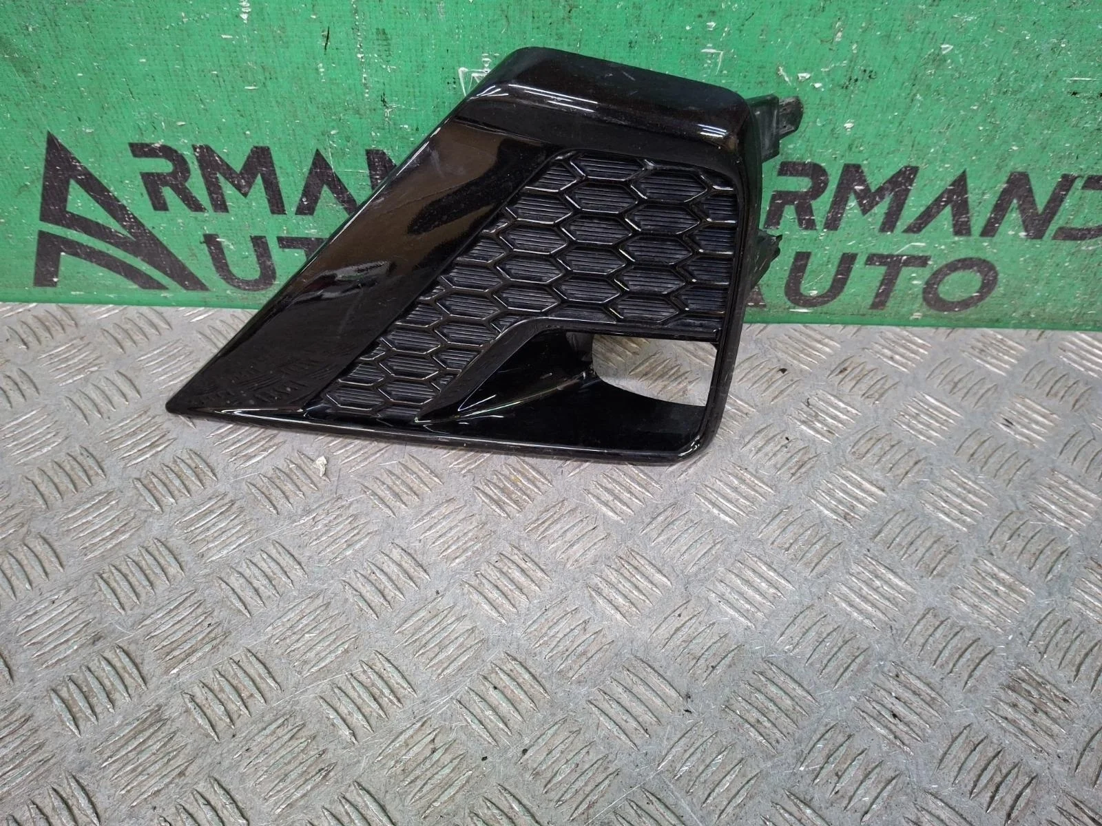 Окантовка птф Toyota Land Cruiser Prado 2020-2024 52030WQ010 150, правая