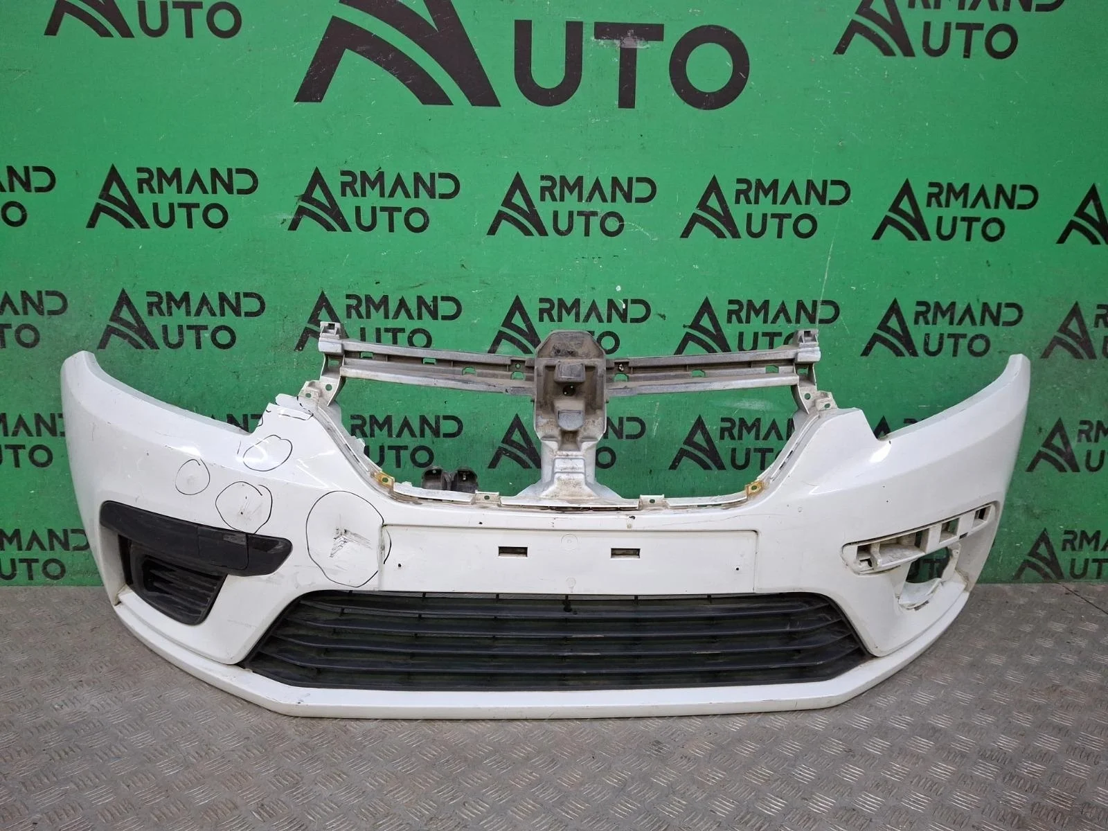 Бампер Renault Logan 2018-2022 620220063R 2, передний