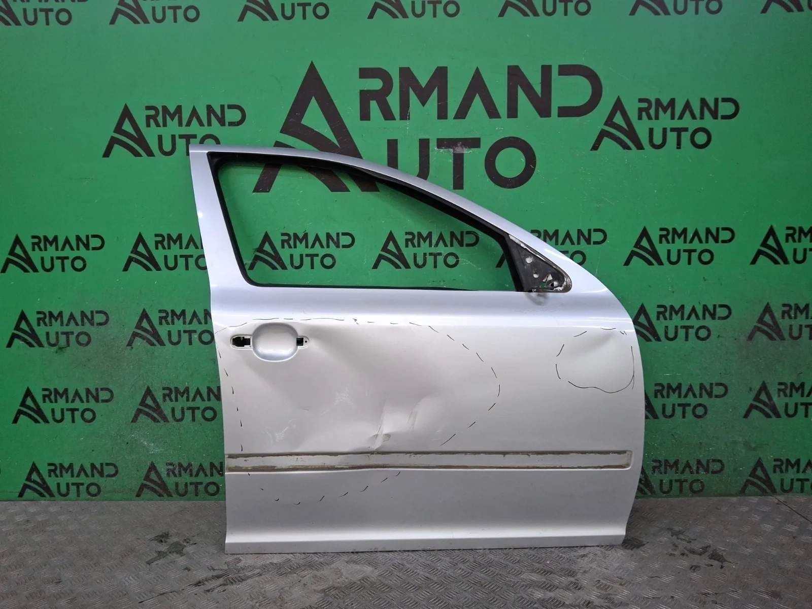 Дверь Skoda Octavia 2004-2013 1Z0831056 2 A5 (1Z), передняя правая