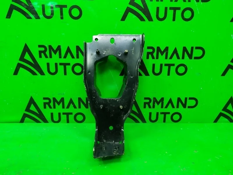 Кронштейн лонжерона LAND ROVER FREELANDER 2006-2014 LR005100 2, левый