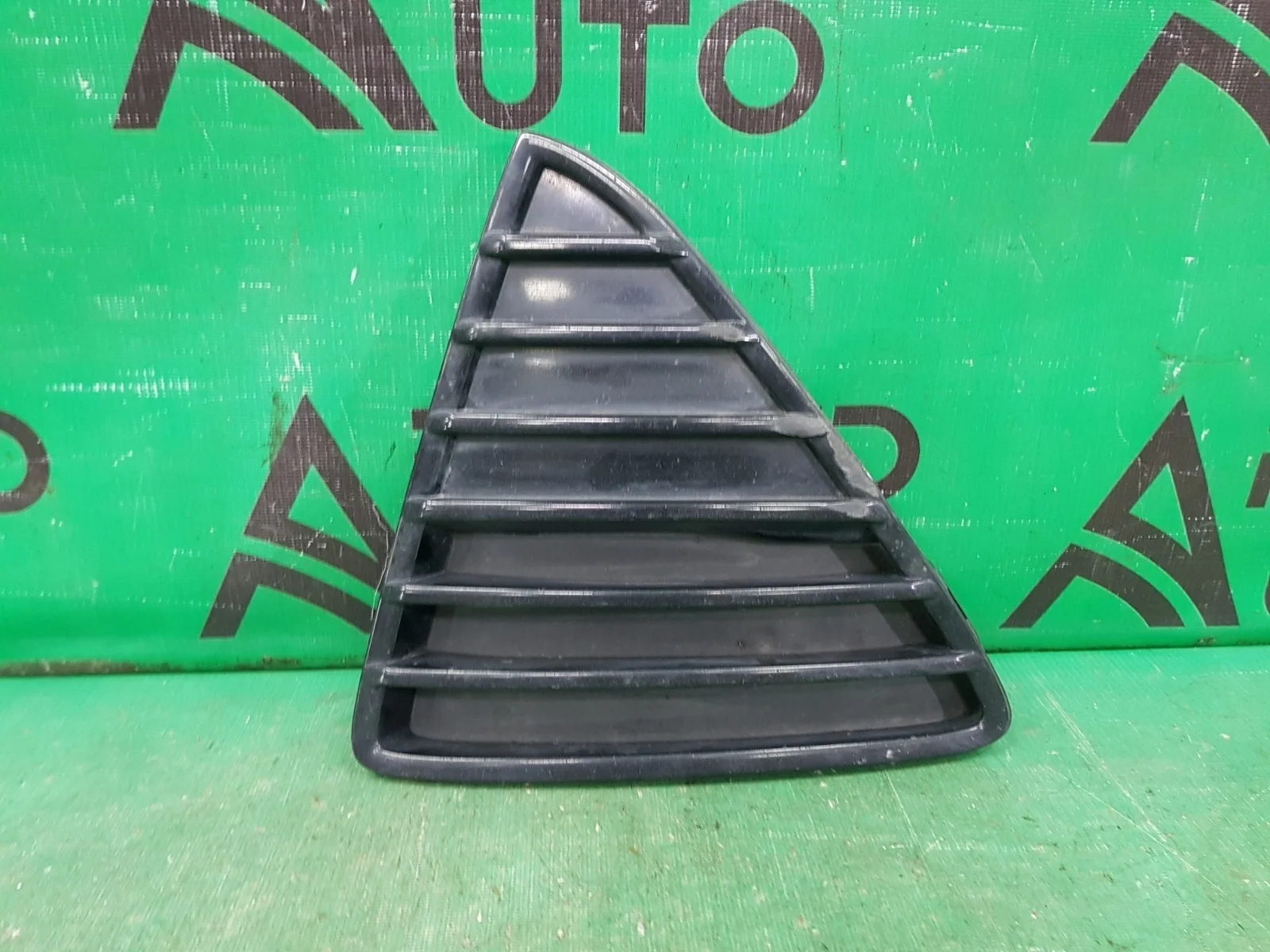 Решетка бампера FORD FOCUS 2011-2015 1719222 3, передняя левая