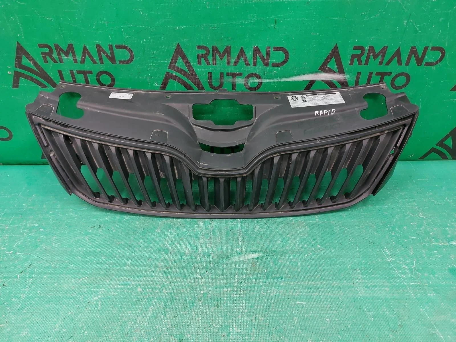 Решетка радиатора SKODA RAPID 2014-2020 5JA8536689B9 1